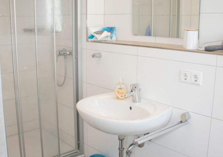 Doppelzimmer-Bad-1